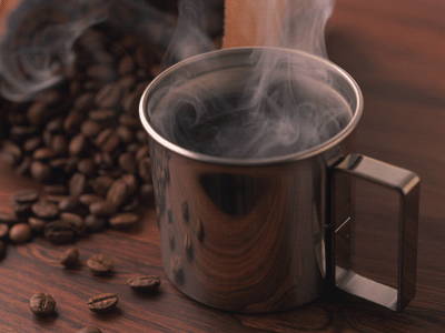 Kubek gorącej aromatycznej kawy dla Ciebie